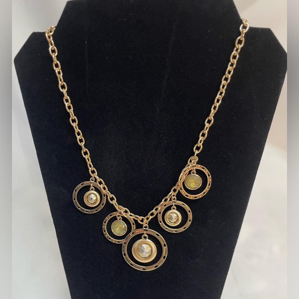 Elegant Gold Necklace with Circular Pendants